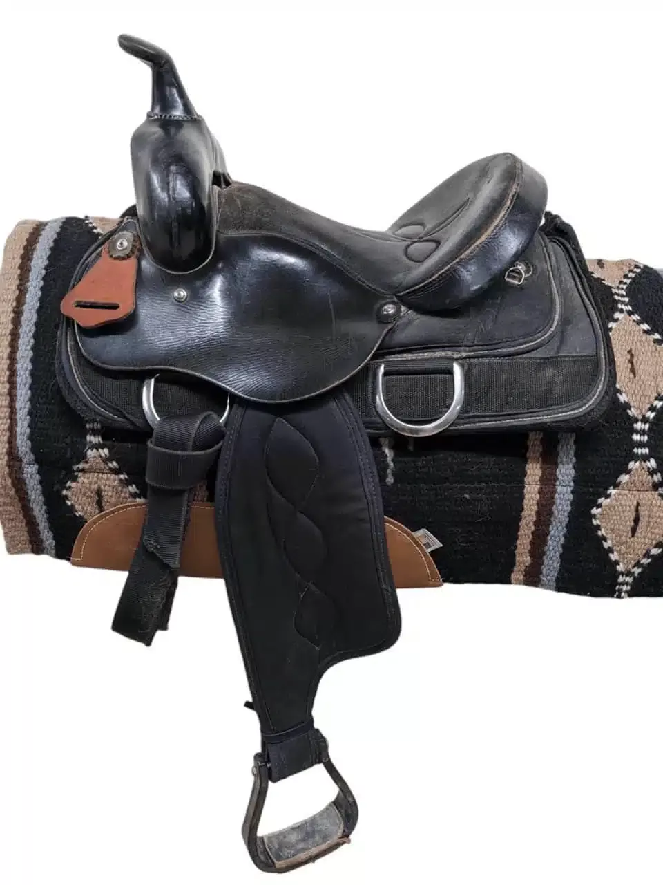 13.5″ Used Unbranded Western Trail Saddle 705-5672