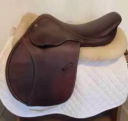 16.5″ Hadfield saddlery used M tree close contact saddle B