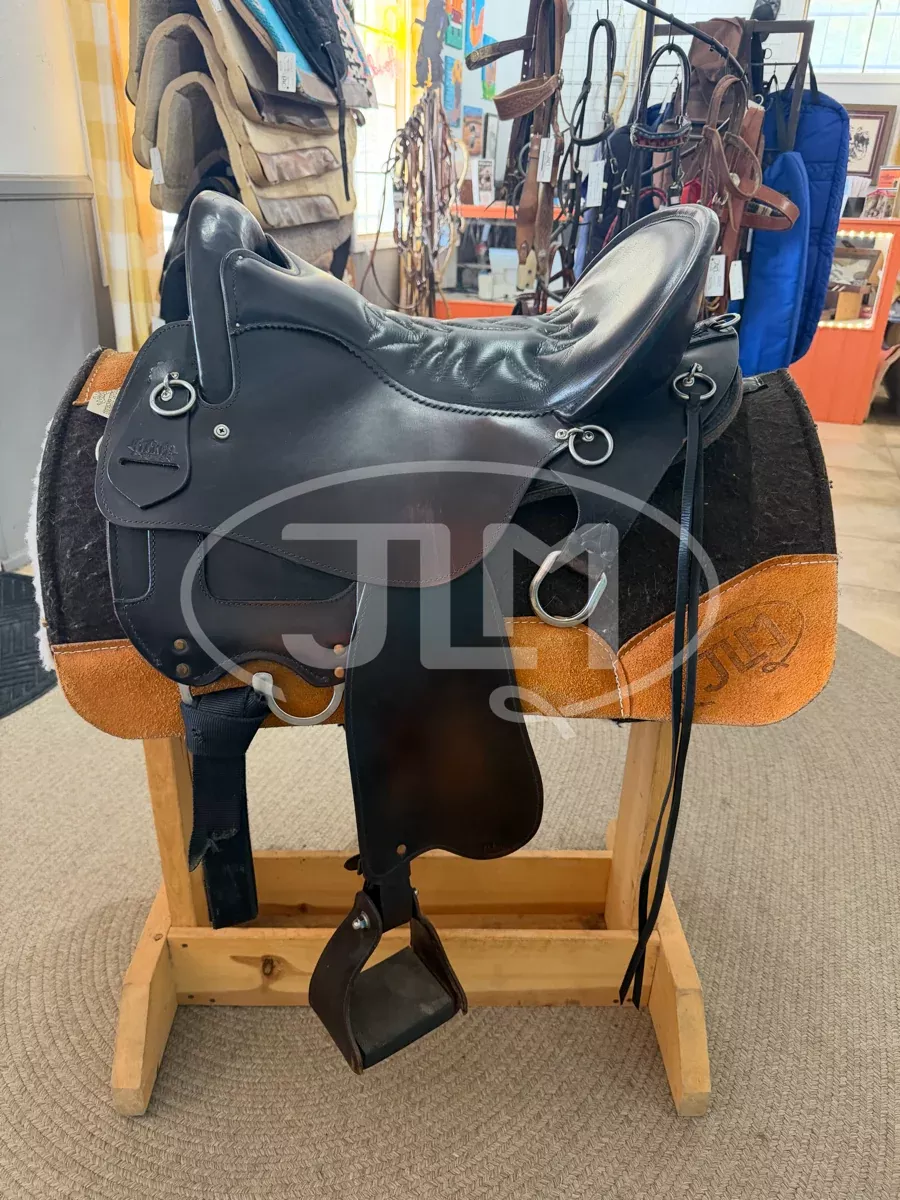 16.5" Tucker Vista Endurance Trail Saddle