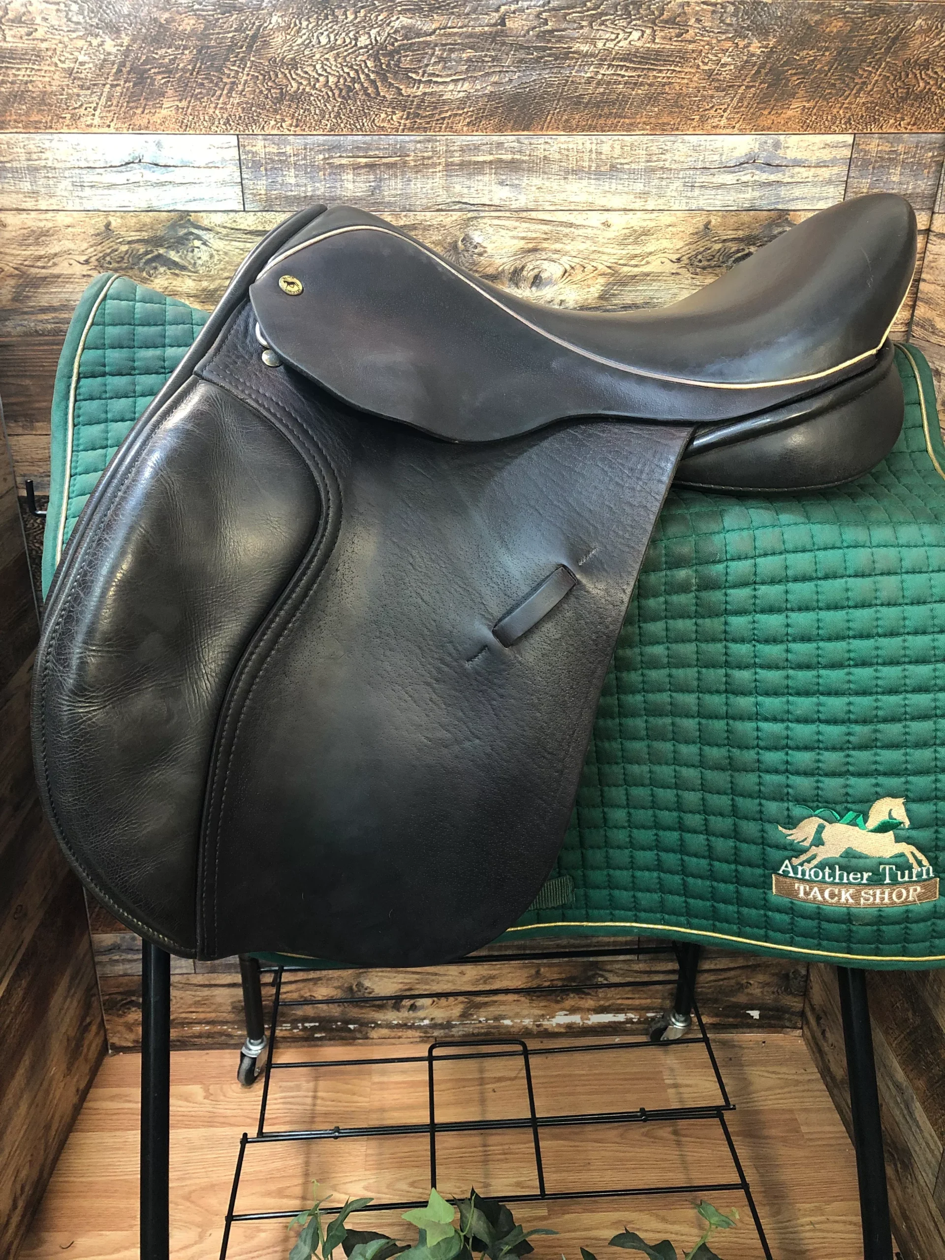 17.5" Black Country GP Saddle (2013)