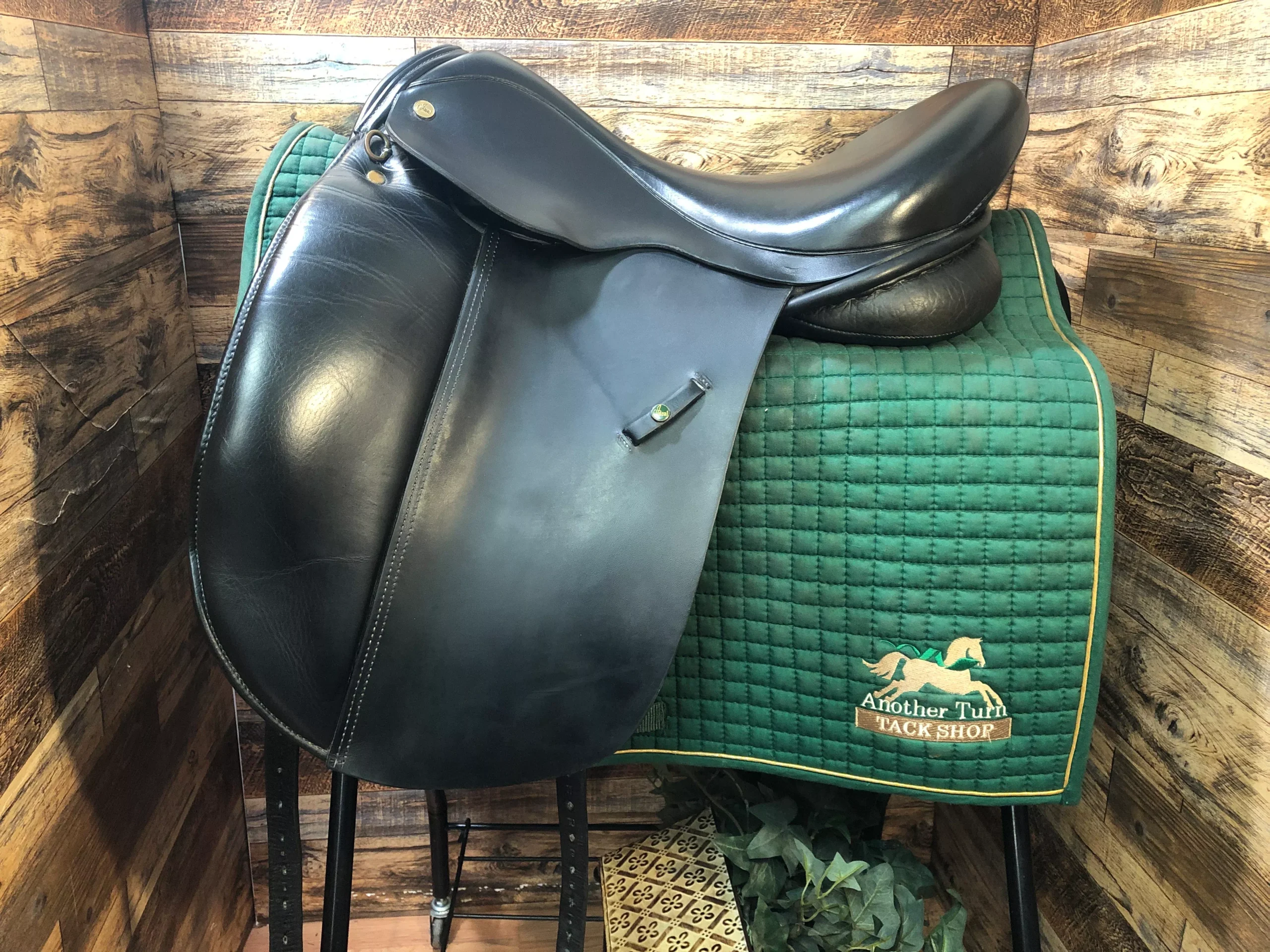 17.5" Ideal Dressage Saddle (2011)
