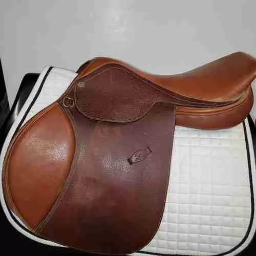 17″ Collegiate used close contact saddle B