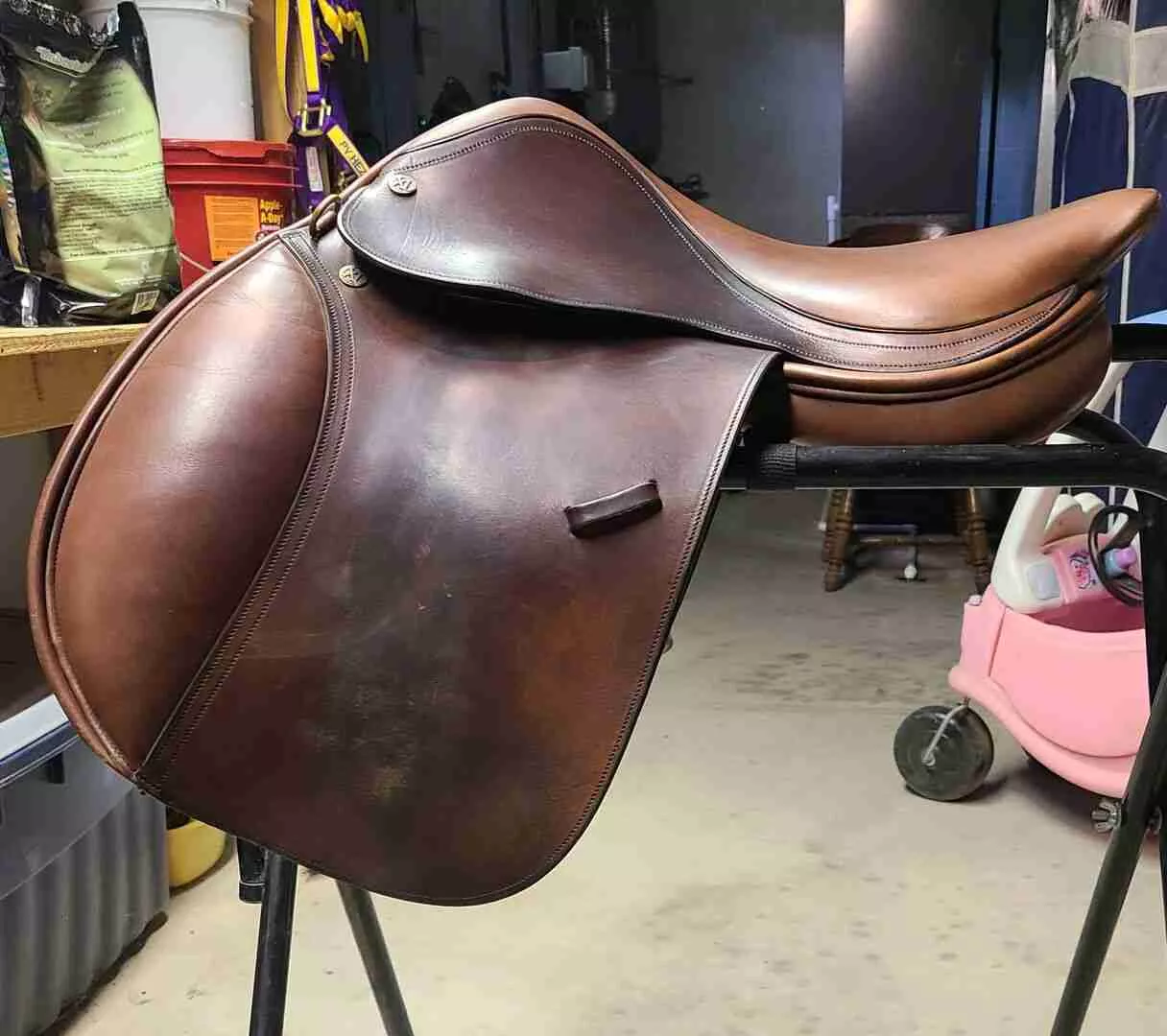 17″ Crosby XL used close contact saddle B