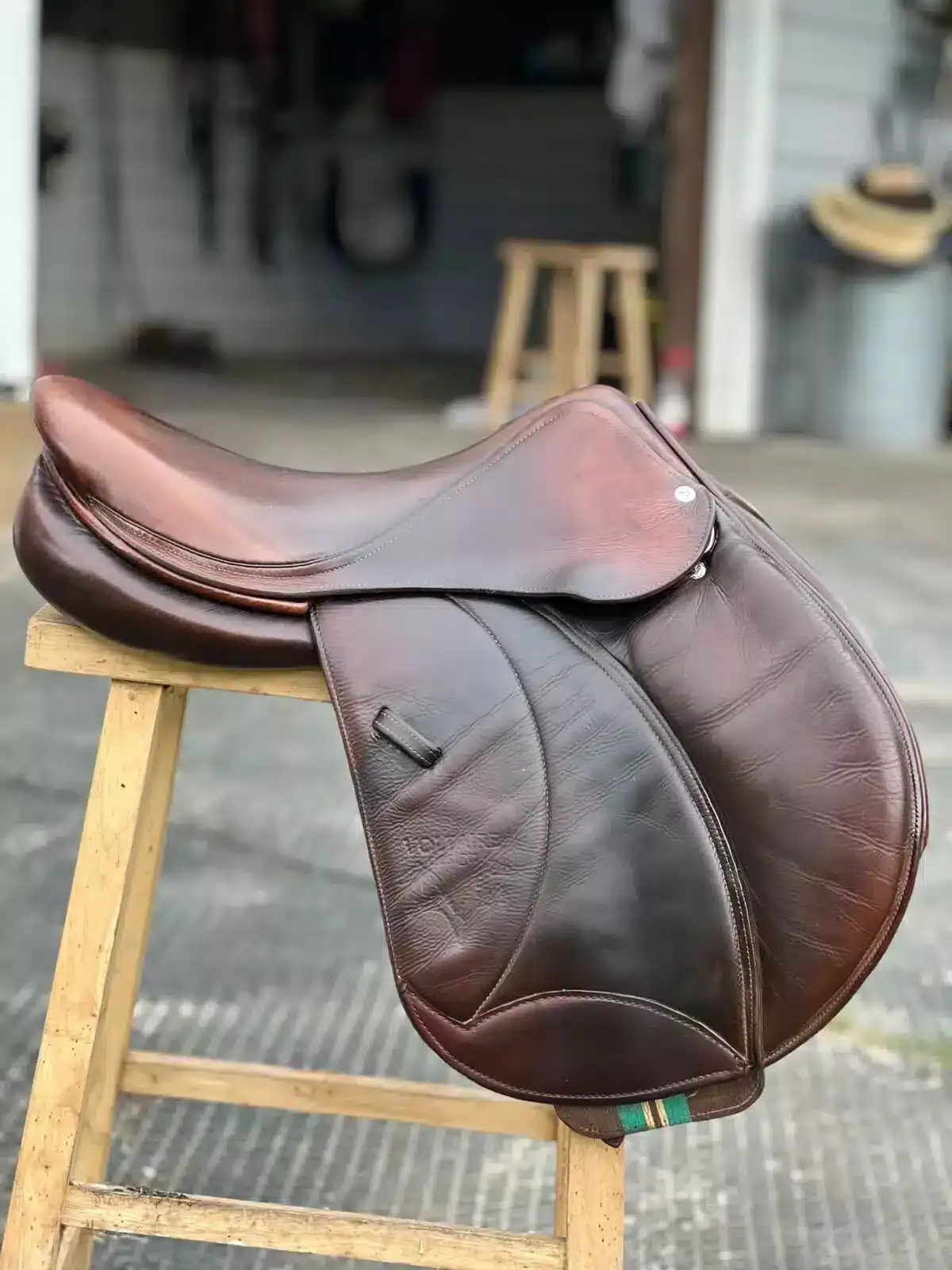 17″ Voltaire used close contact saddle B