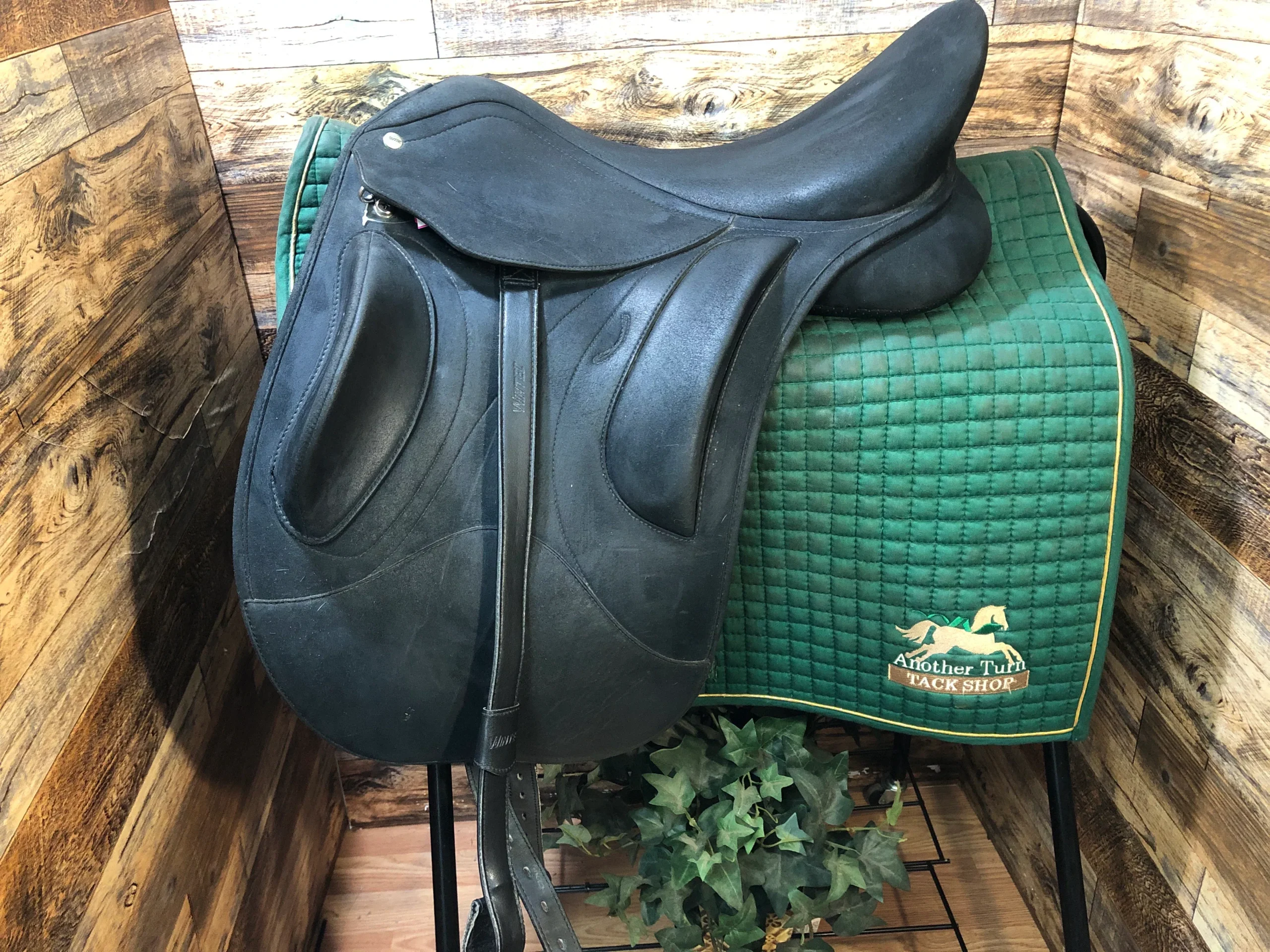 18" Wintec Pro Endurance Saddle