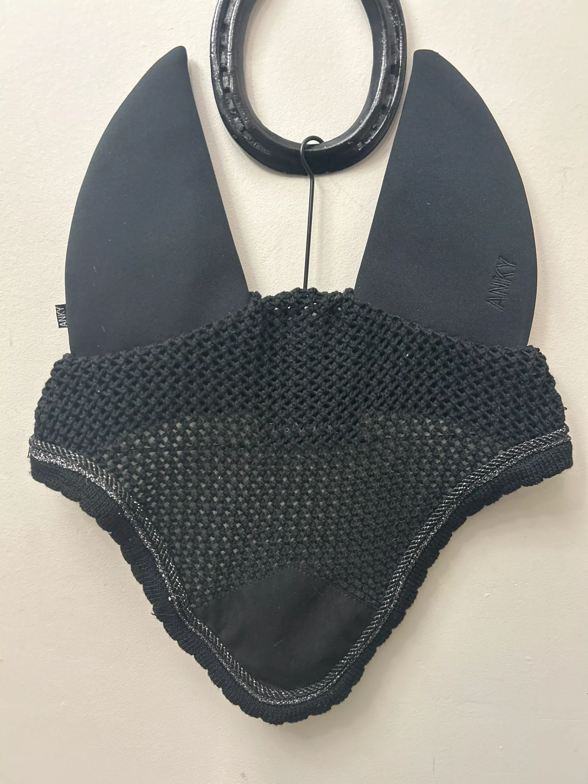 Anky Black Soundproof Bonnet