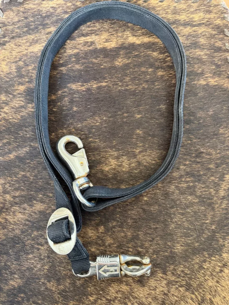 Black Nylon Trailer Tie with Iron Bull Snap
