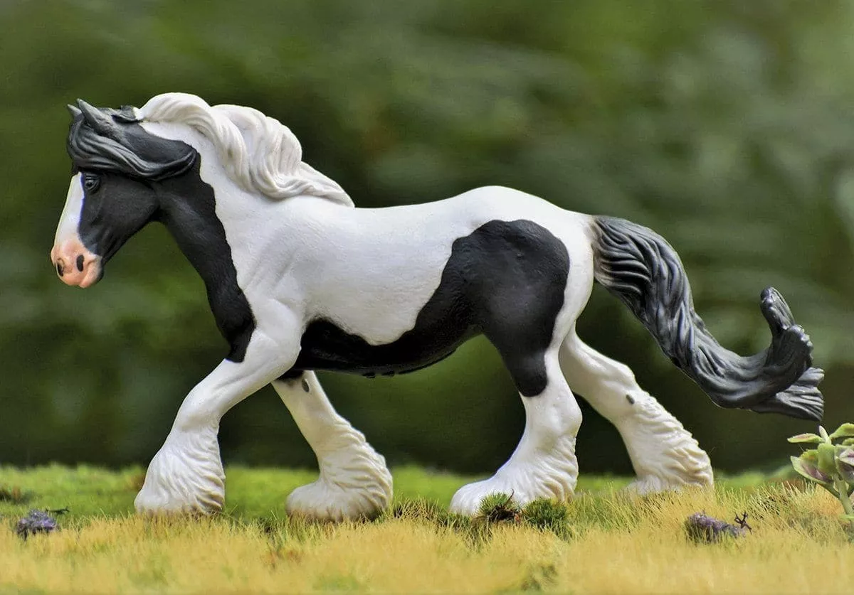 Breyer - Gyspy Mare - Black and White Piebald