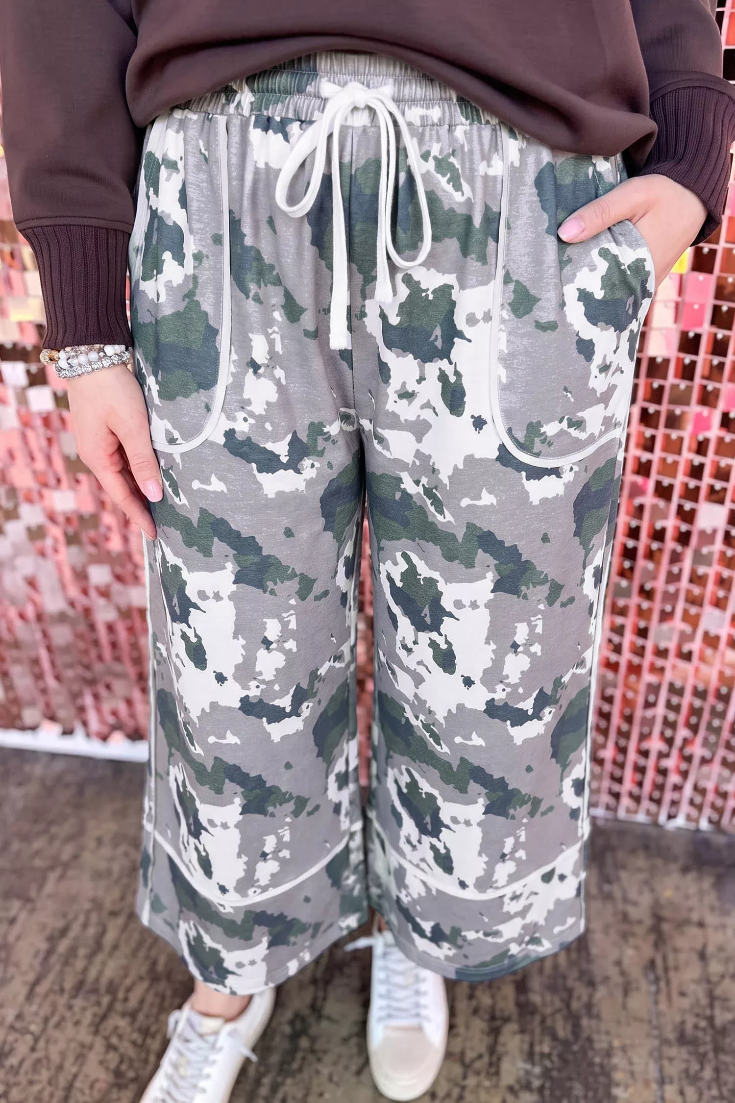 Brown Camo Drawstring Waist Patch Pocket Plus Size Pants