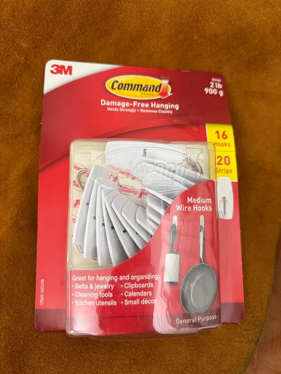 Command Brand Medium Wire Hooks - 16 Hooks 20 Strips AC1111