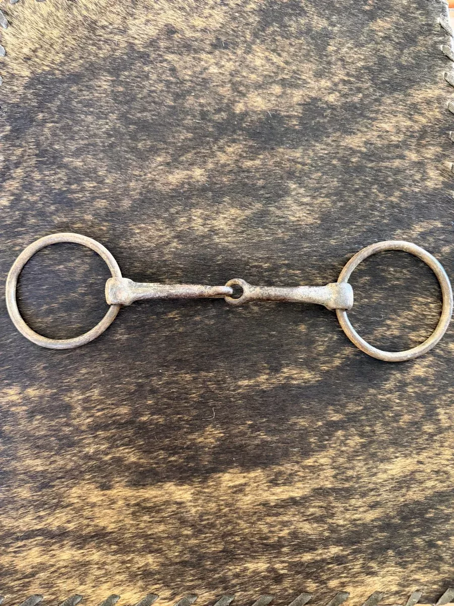 Curved Mouth O Ring Snaffle BitB1281