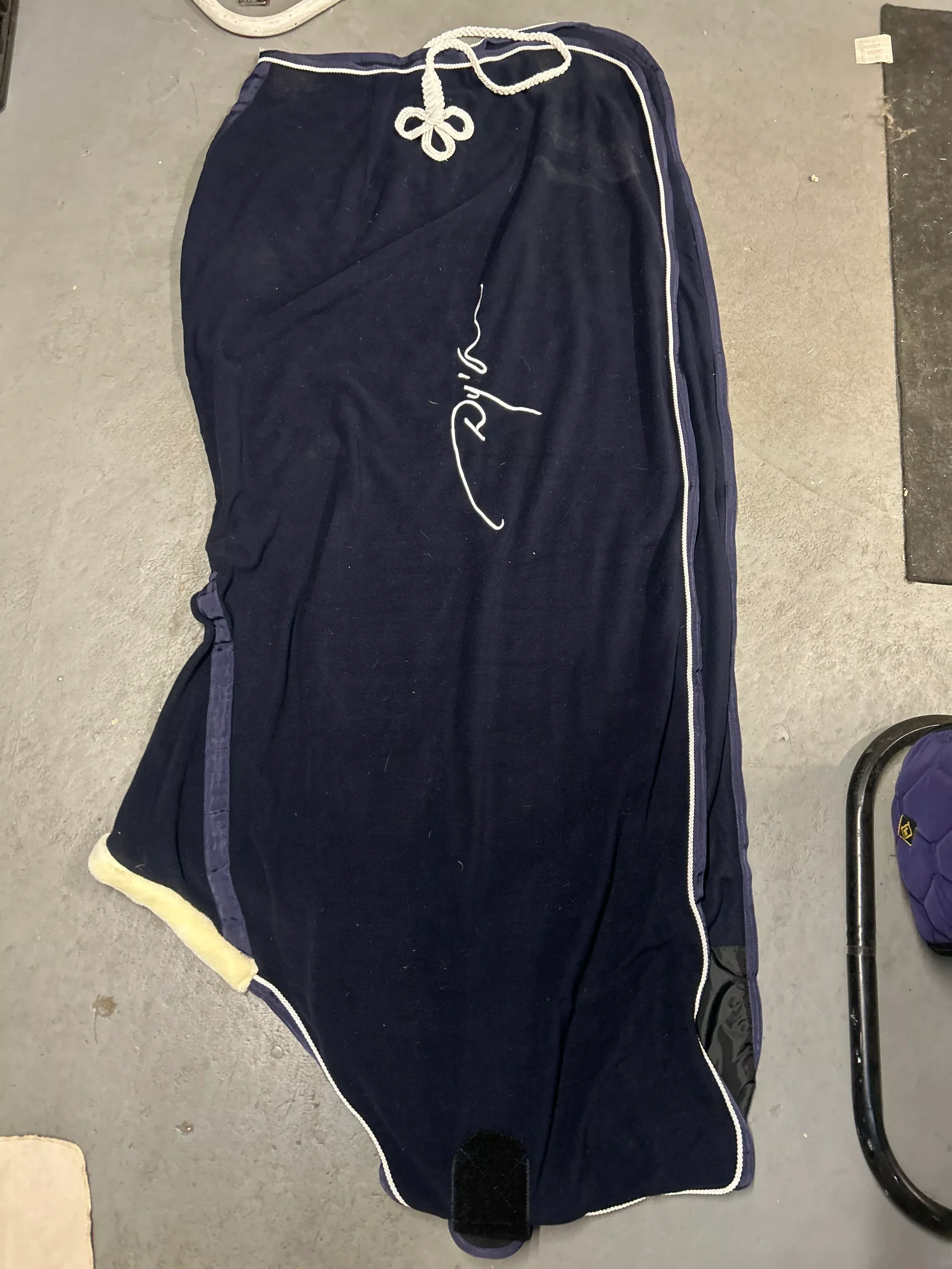 D'yon Fleece Cooler 81"