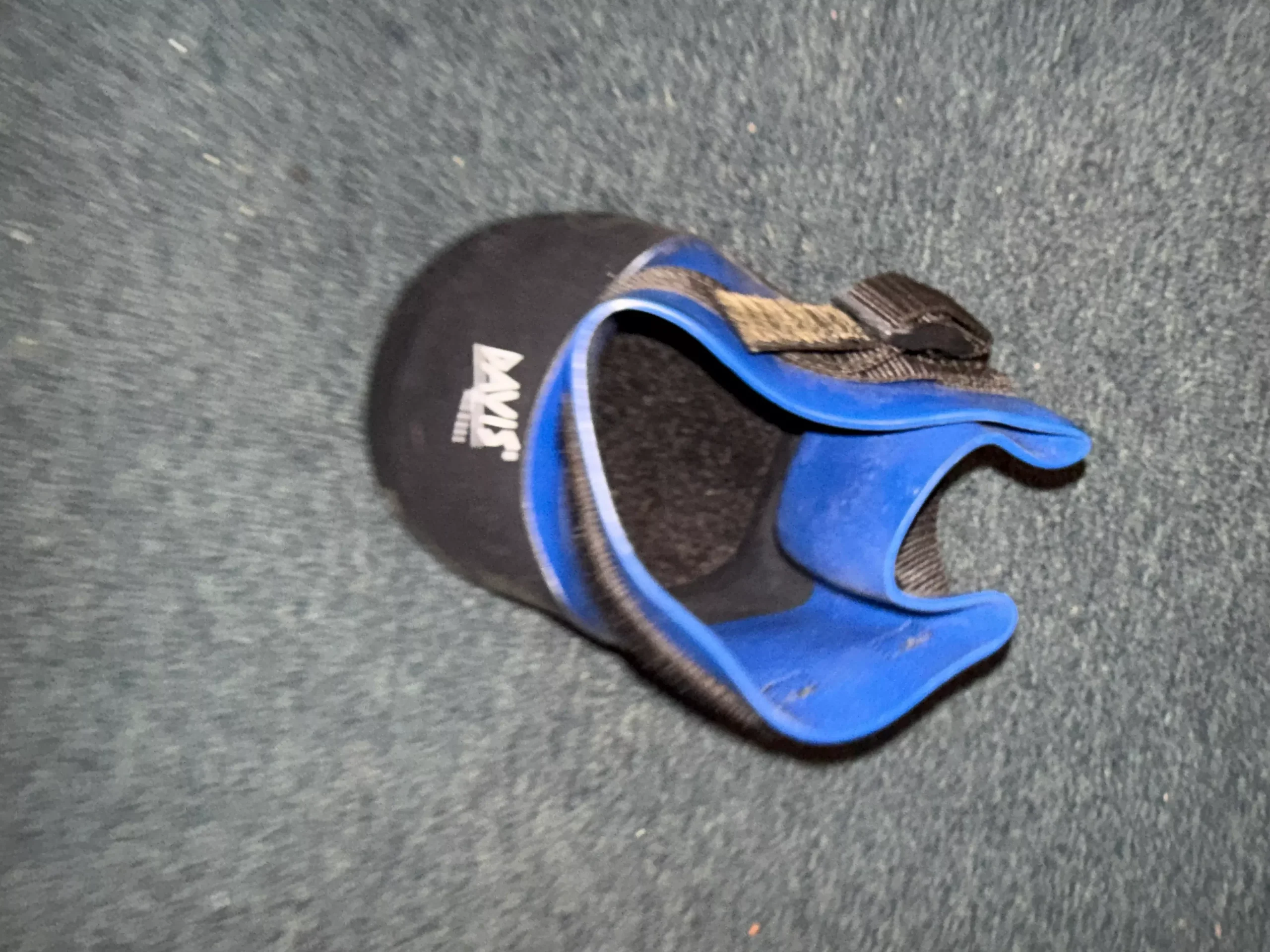 Davis easy soaker hoof boot