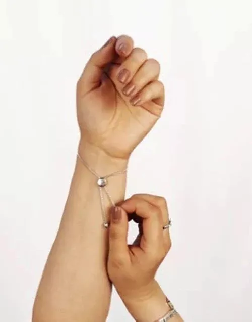 Designs by Loriece - Horseshoe Adjustable Chain Bracelet