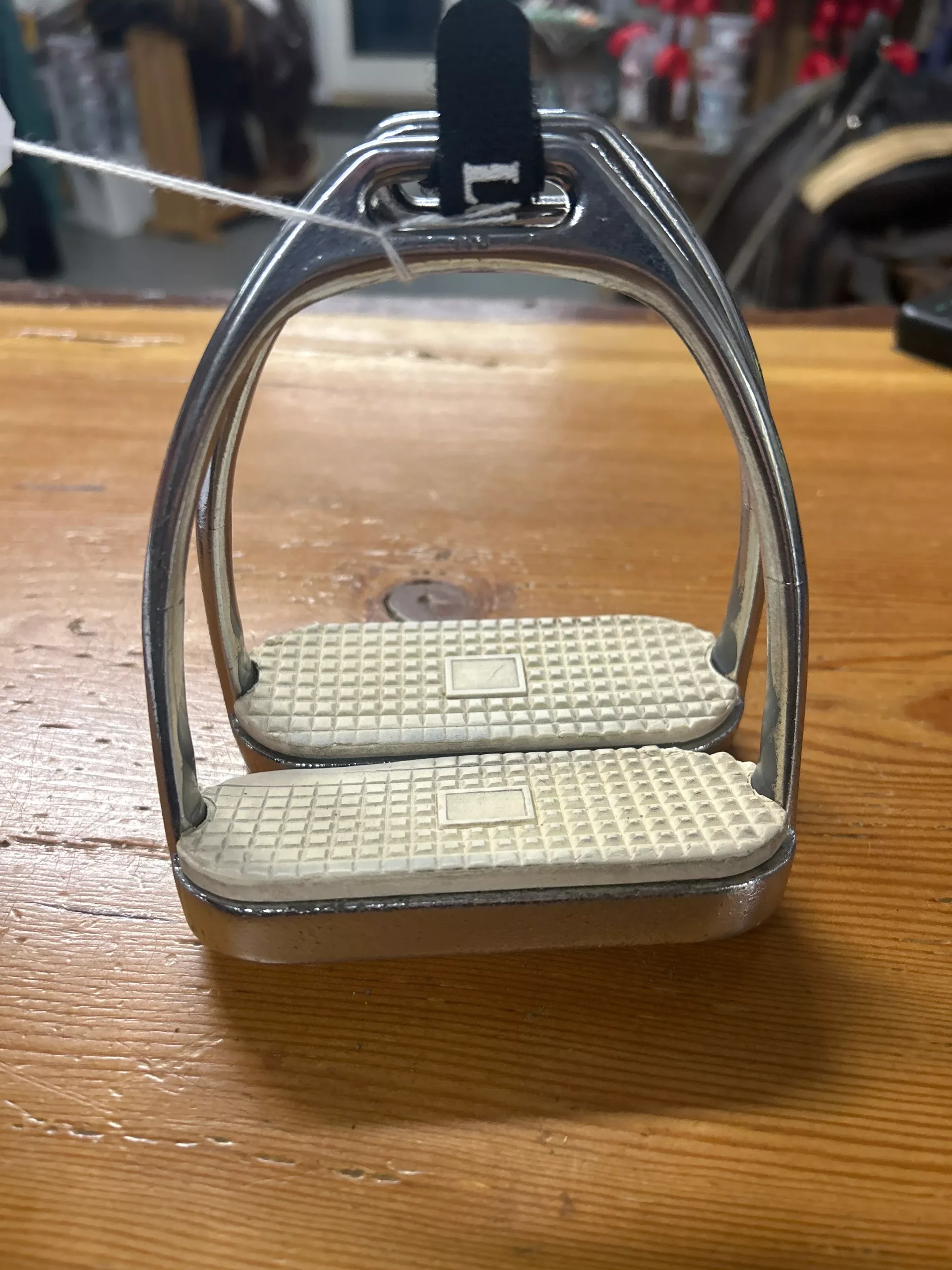 English Stirrup Irons 4-1/4"