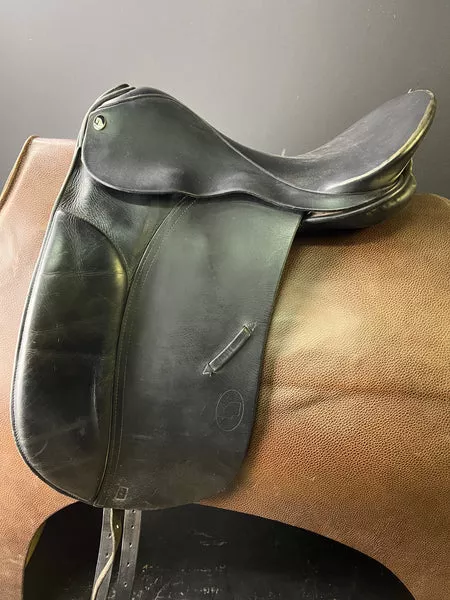 Estate Dressage Saddle 17