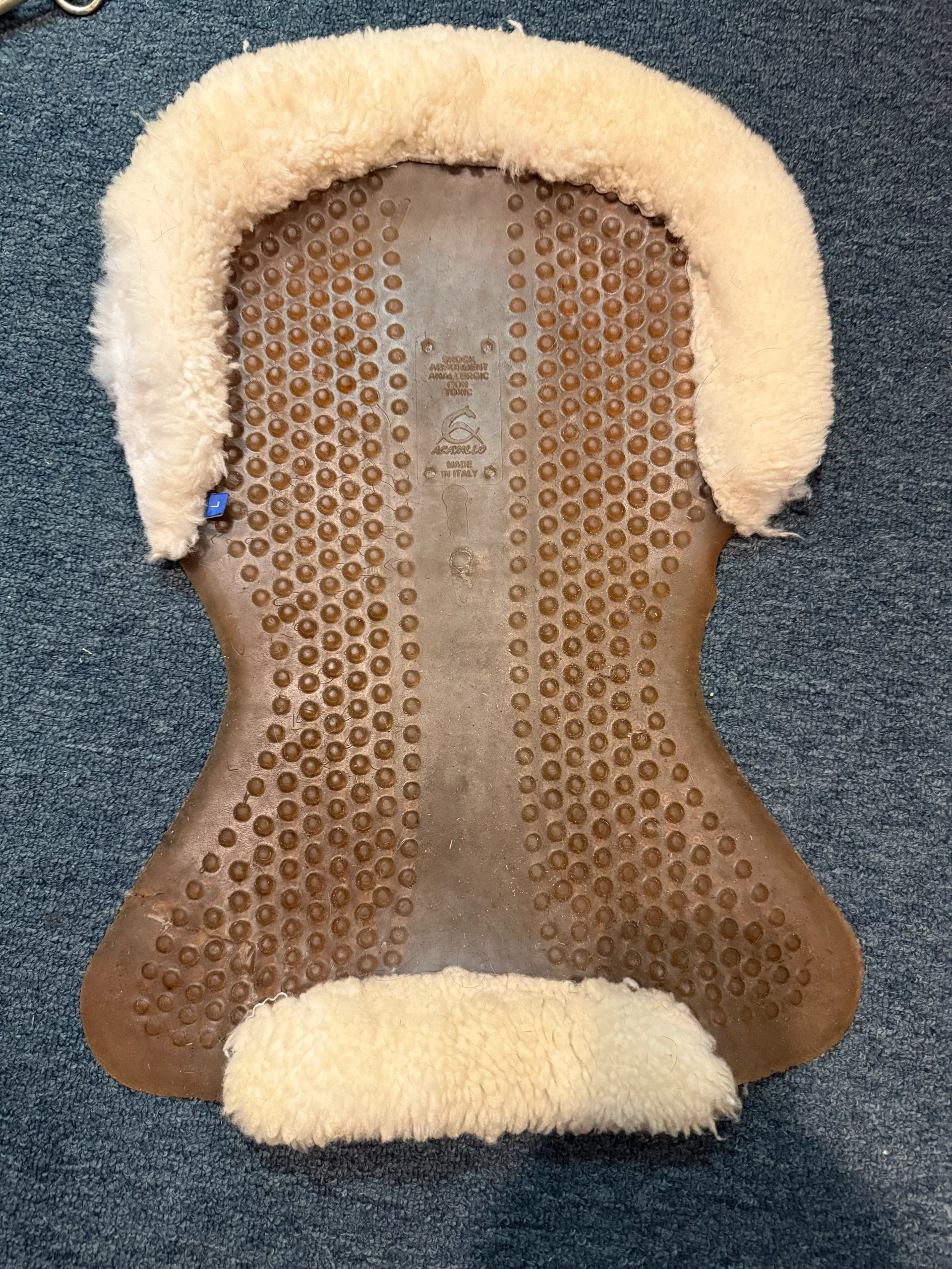 Large Rubber and White Fleece Half Pad