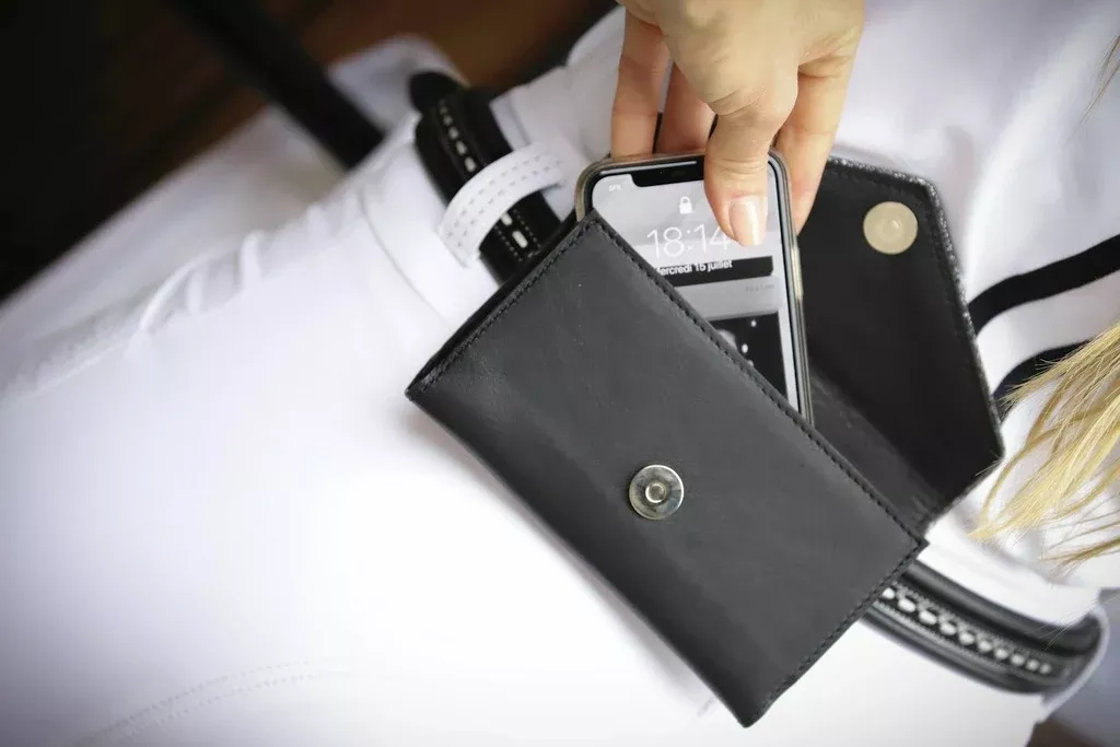 Penelope Phone Pocket