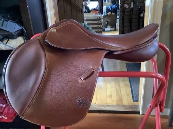 Pessoa A/O AMS with XCH Saddle 17" Seat