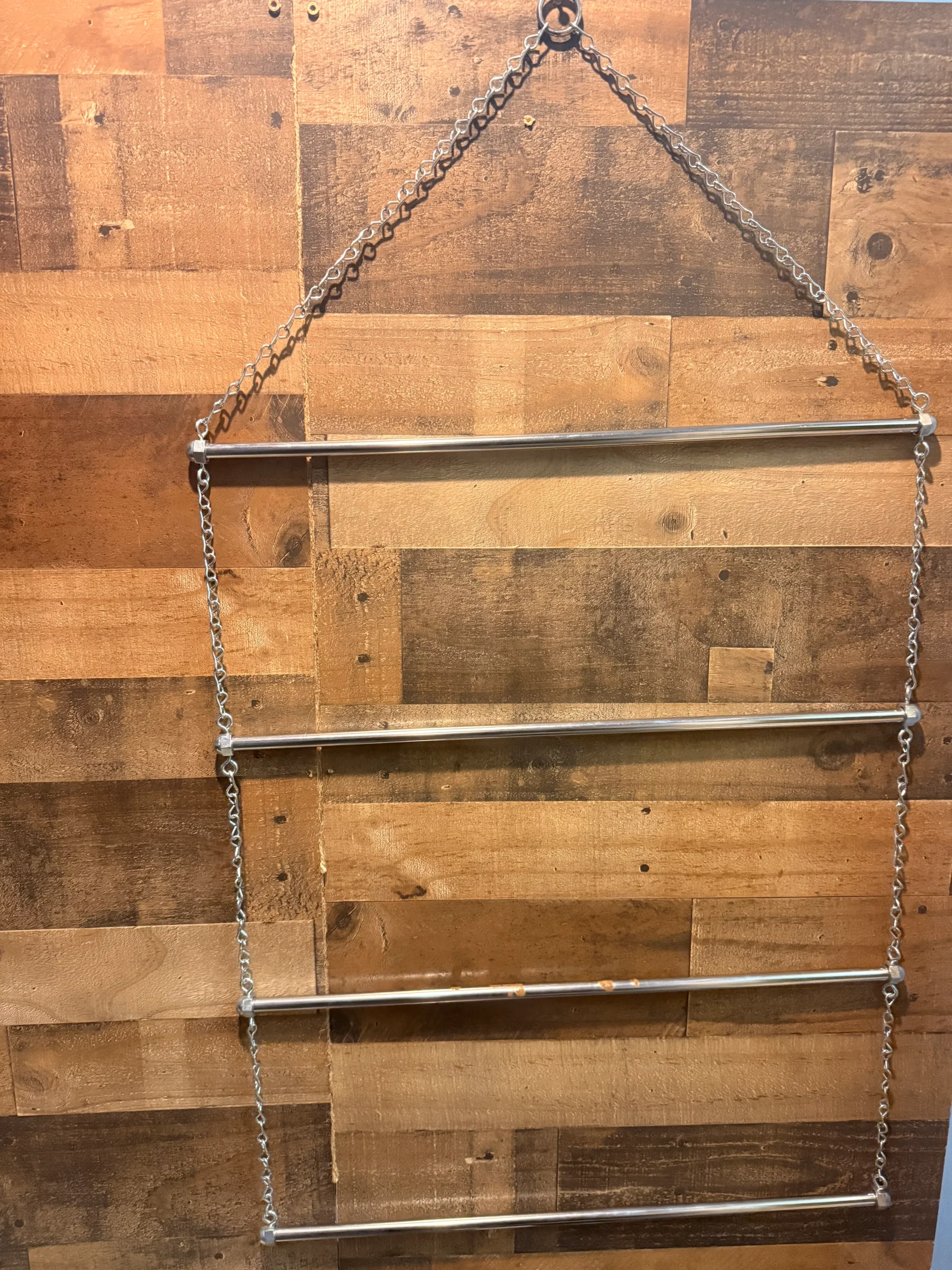 Saddle Pad Rack Metal w/ chain