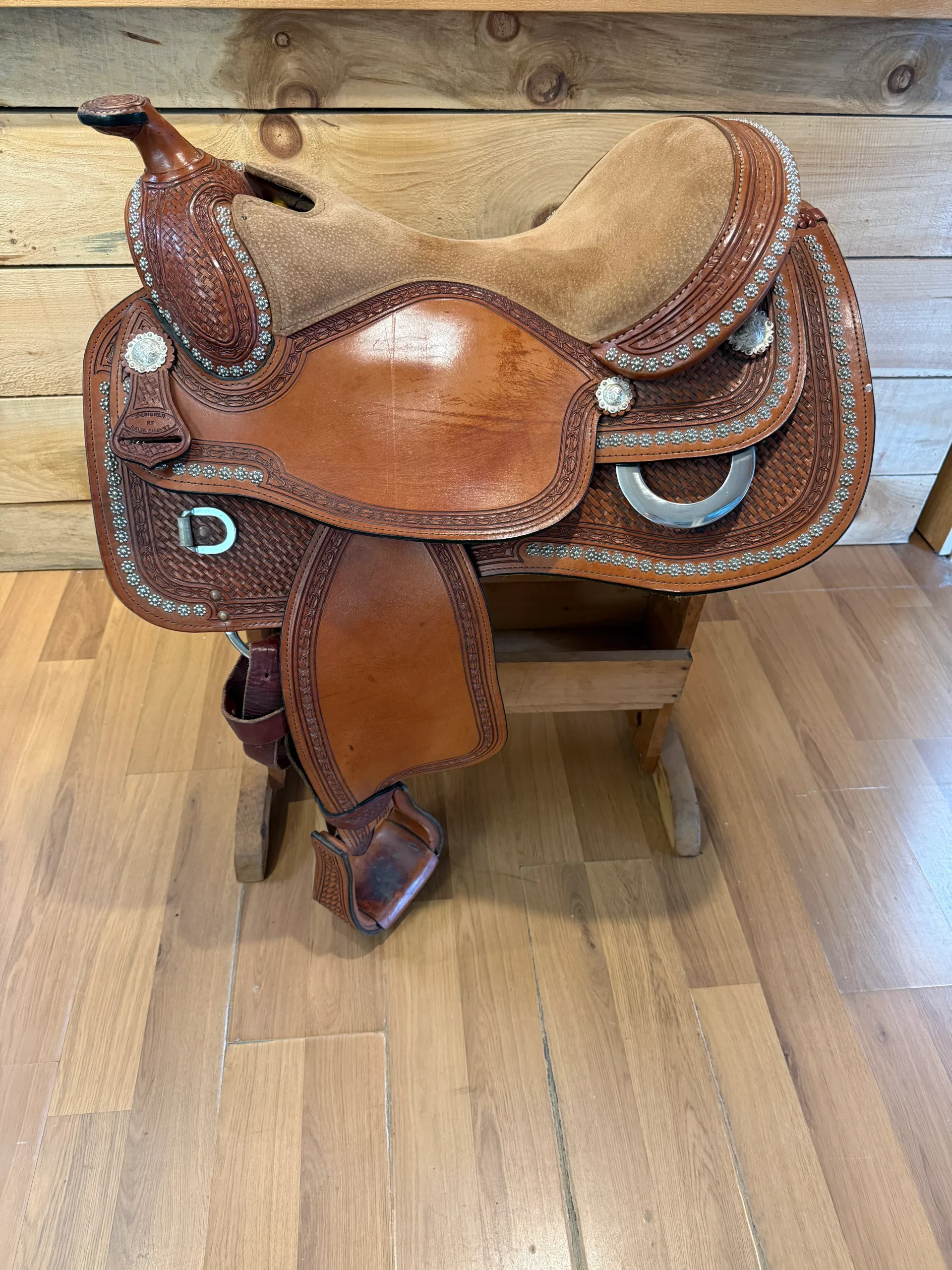 Saddle - Western 17" Dale Chavez Show Saddle