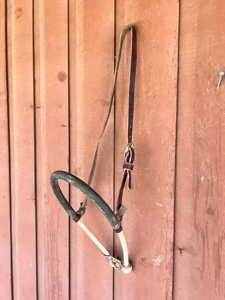 Single Rope Leather Tie Down Noseband with Rubber TD1118