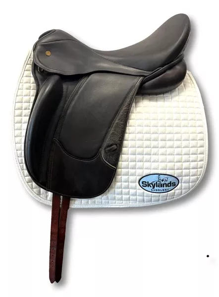 Used Fichtbauer 18" Monoflap Dressage Saddle